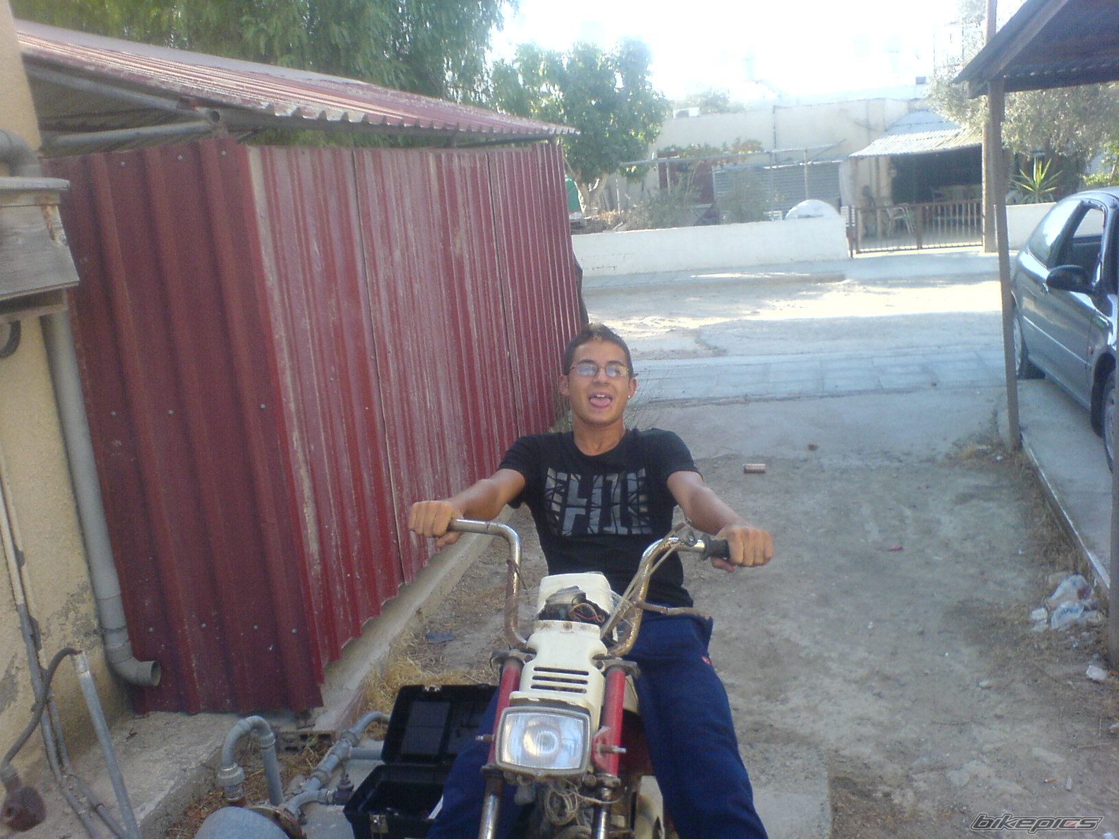 Photo 1381572