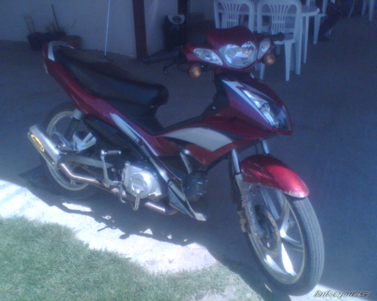 Photo 1381590