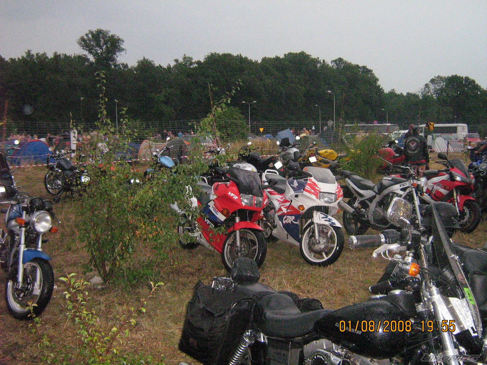Photo 1381621