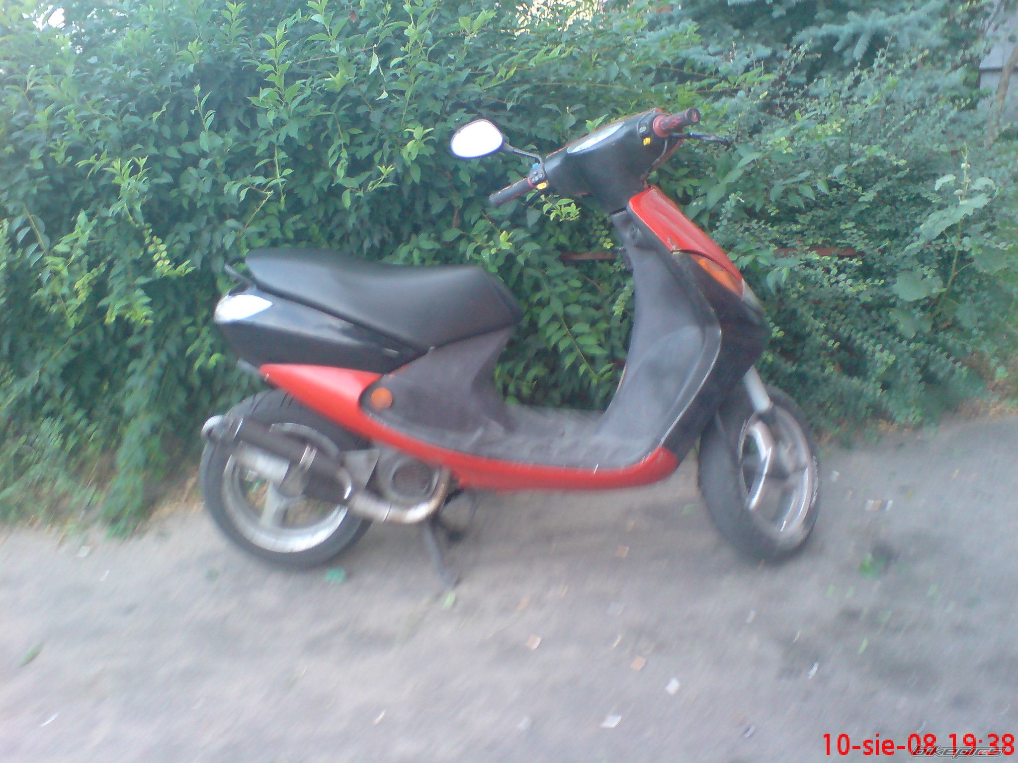 Photo 1381756