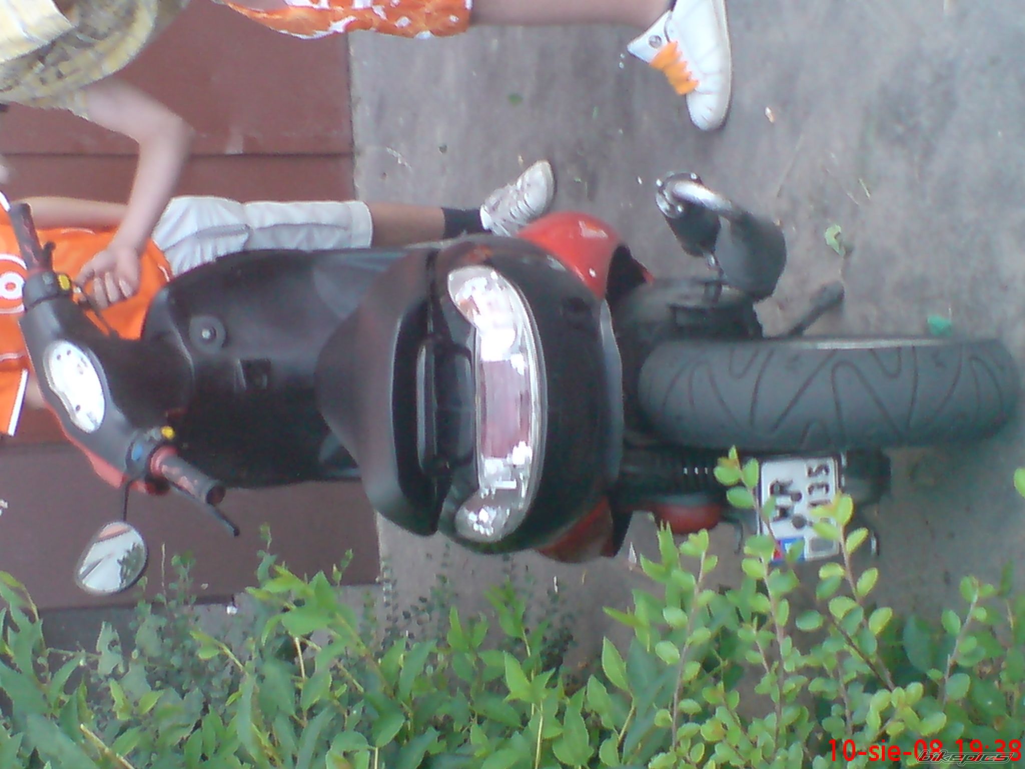Photo 1381759