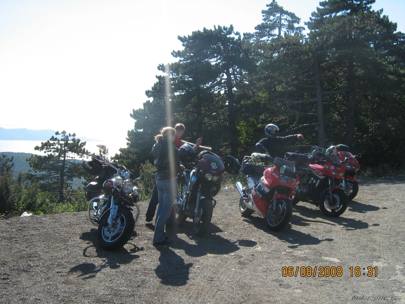 Photo 1381763