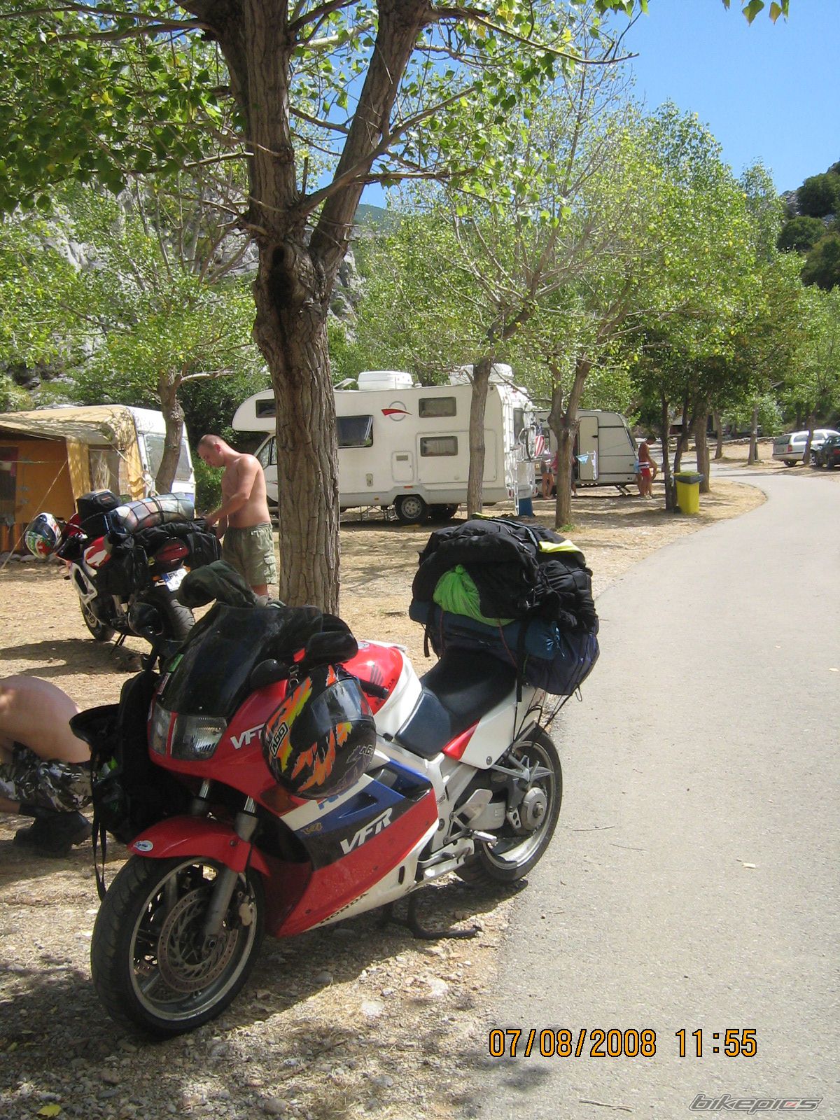 Photo 1381764