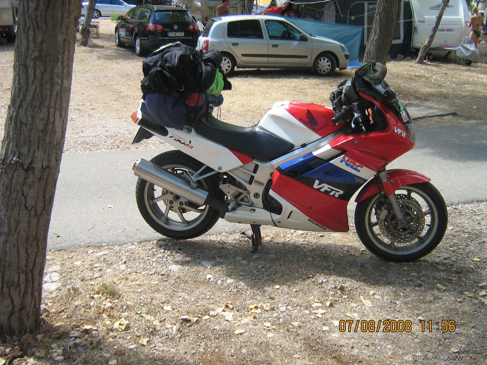 Photo 1381766