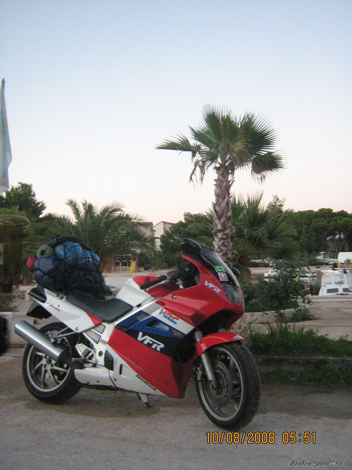 Photo 1381792