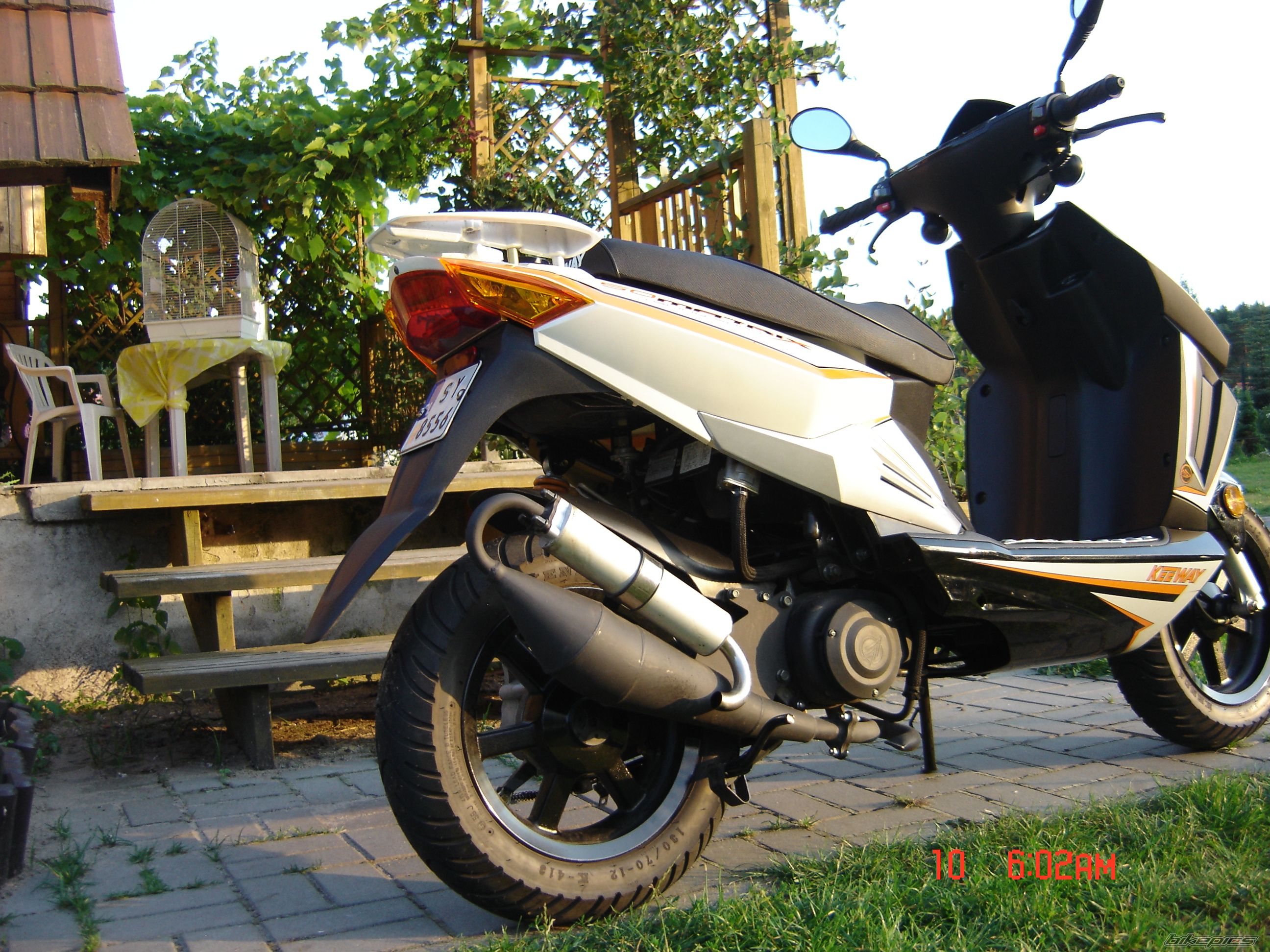 Photo 1381884