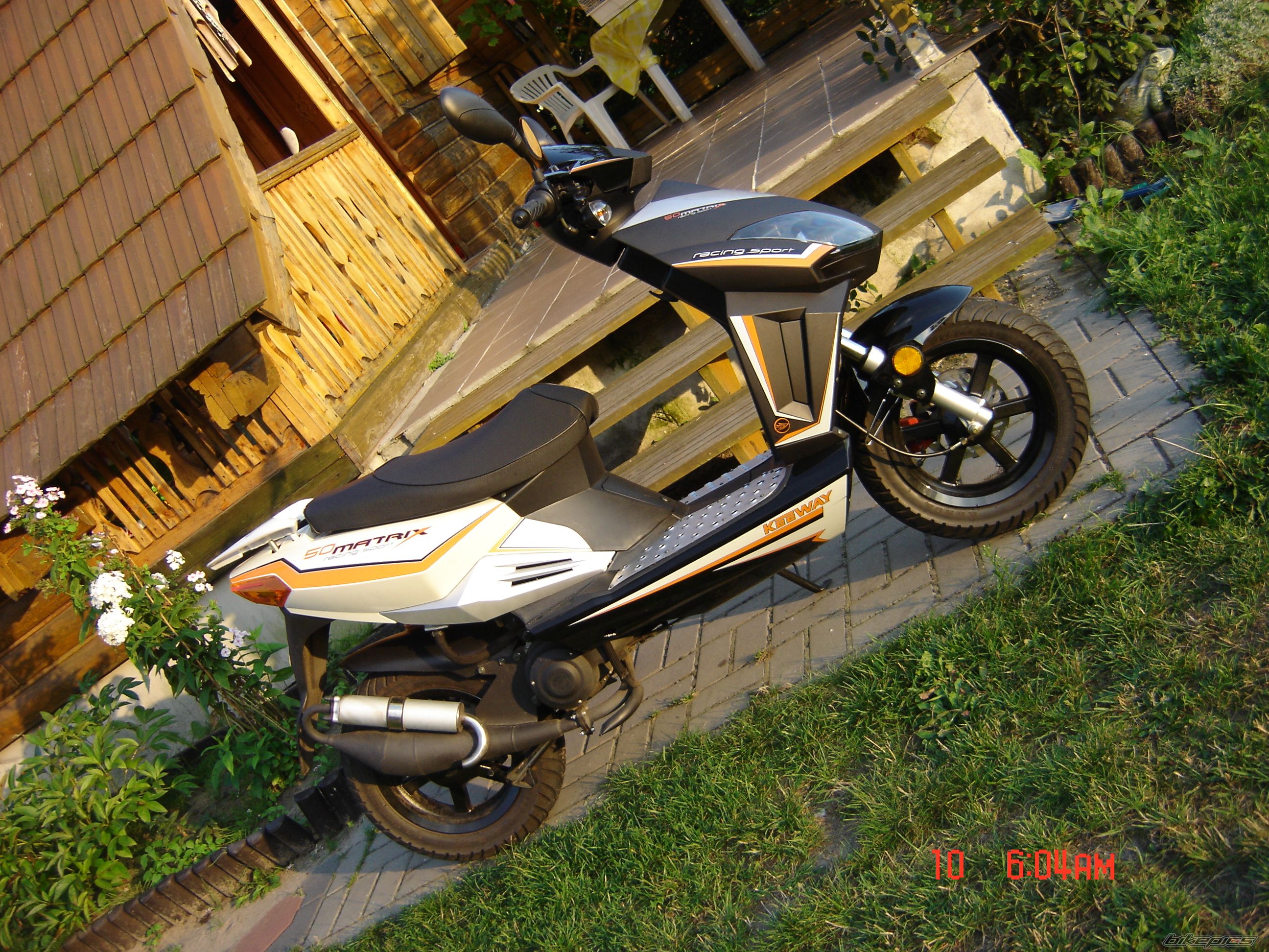 Photo 1381893