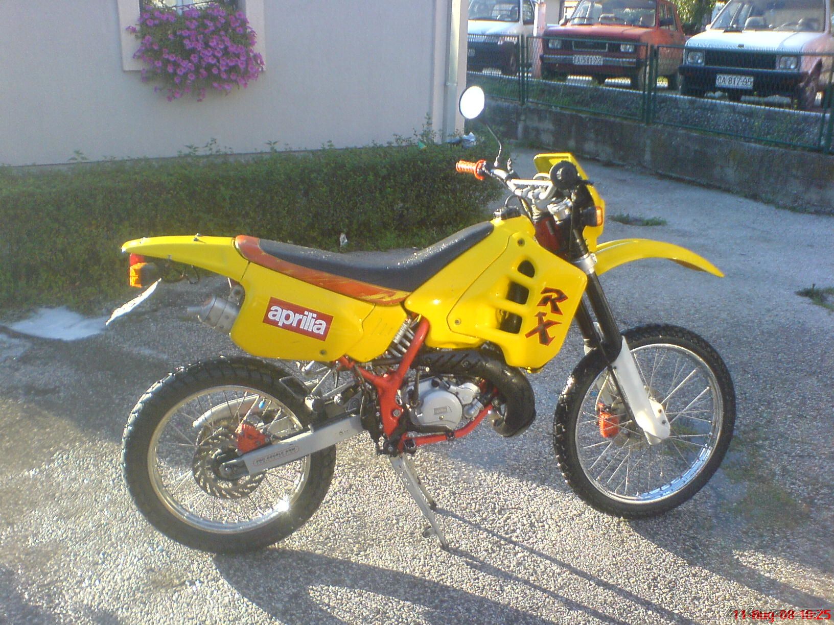 Photo 1381952