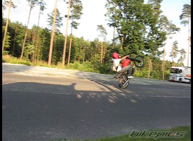 Photo 1382098