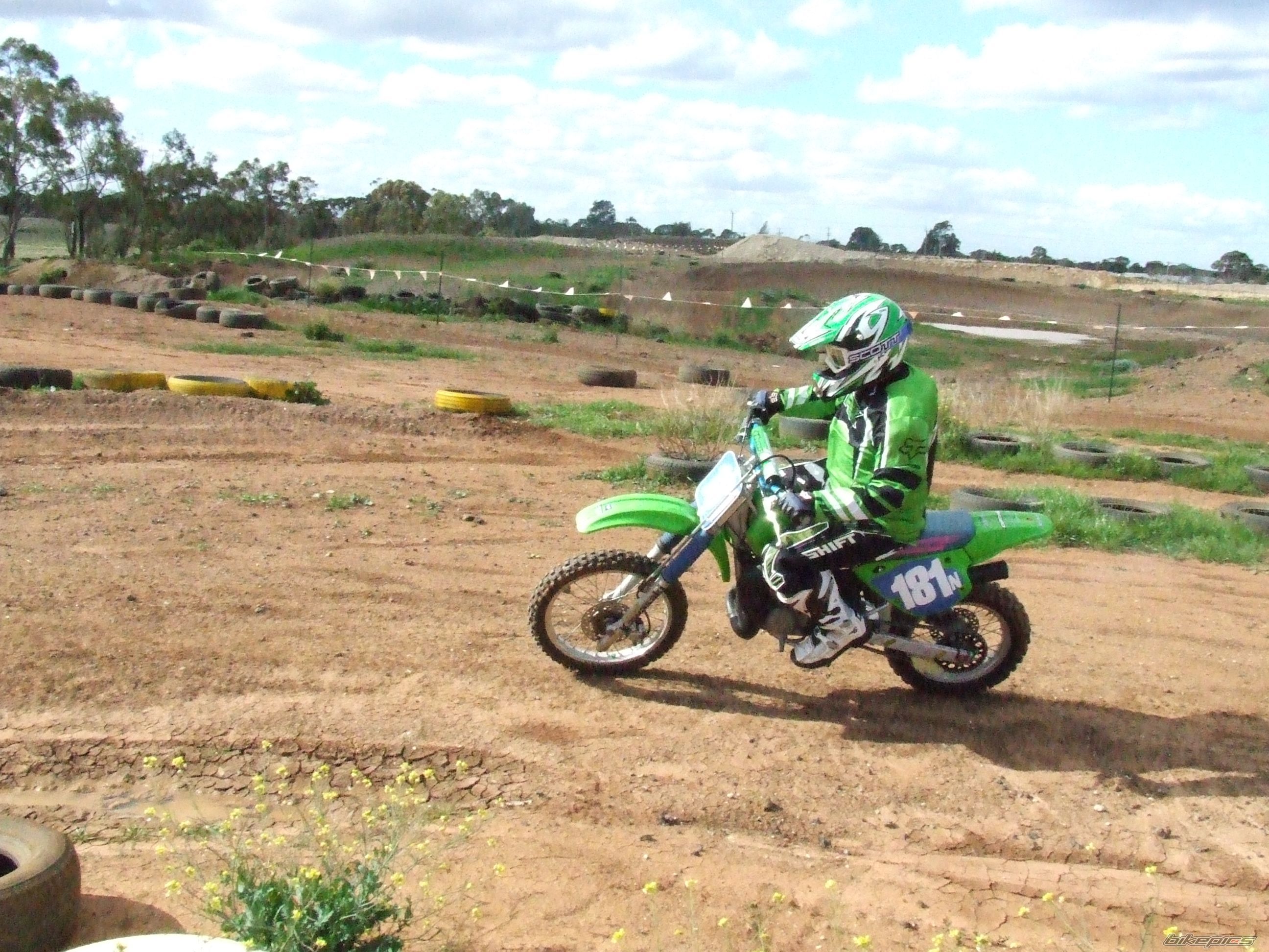 Photo 1382273
