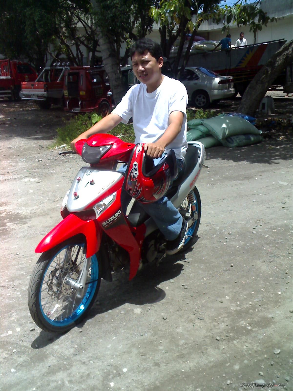 Photo 1382369