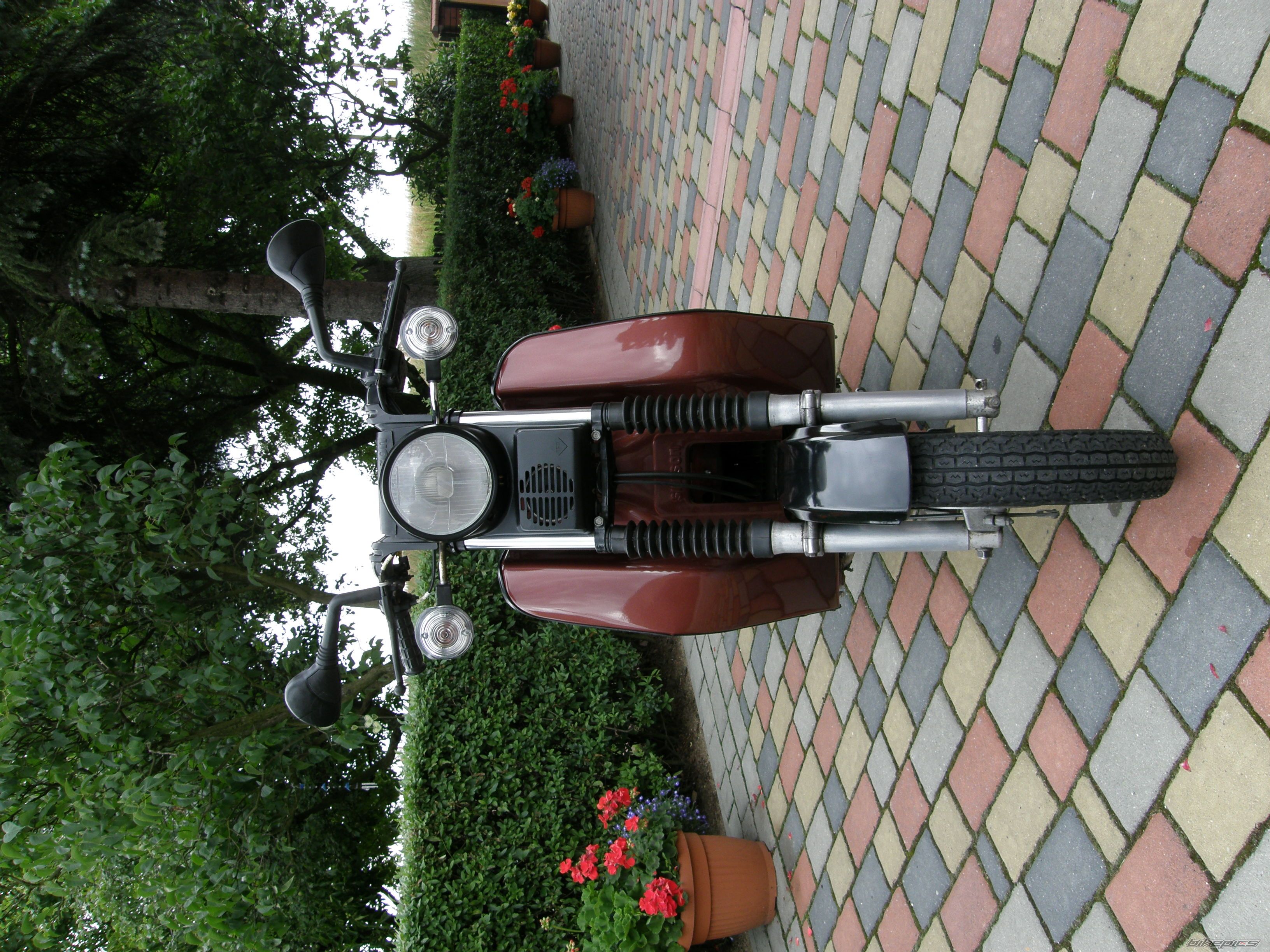 Photo 1382577