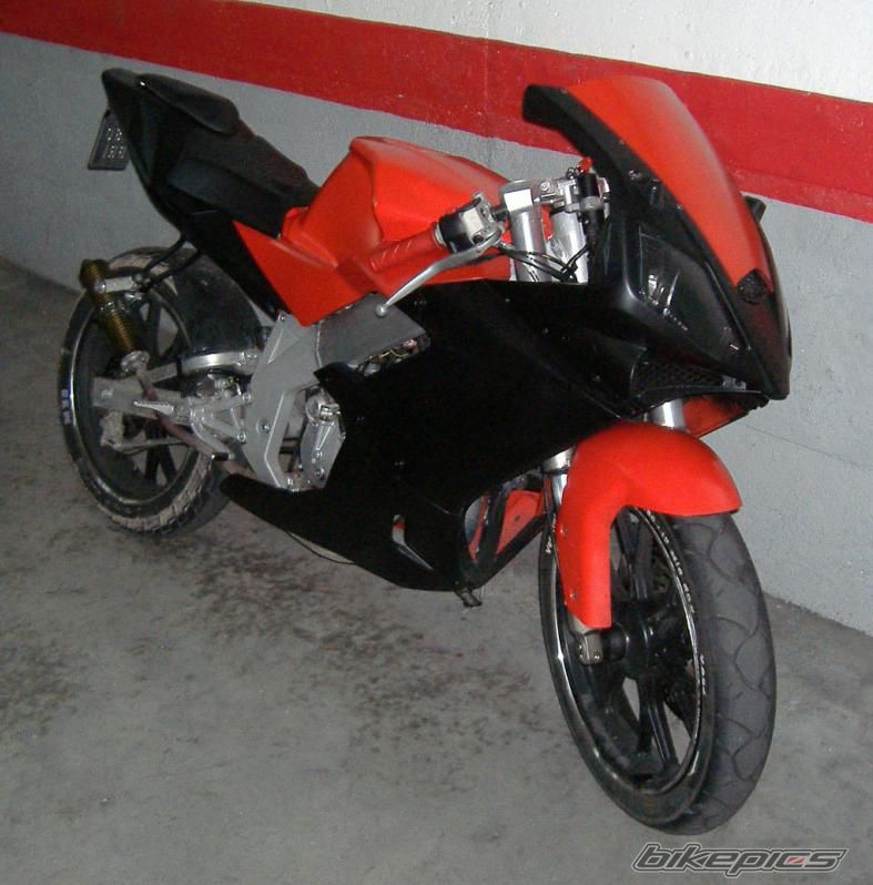 Photo 1382683