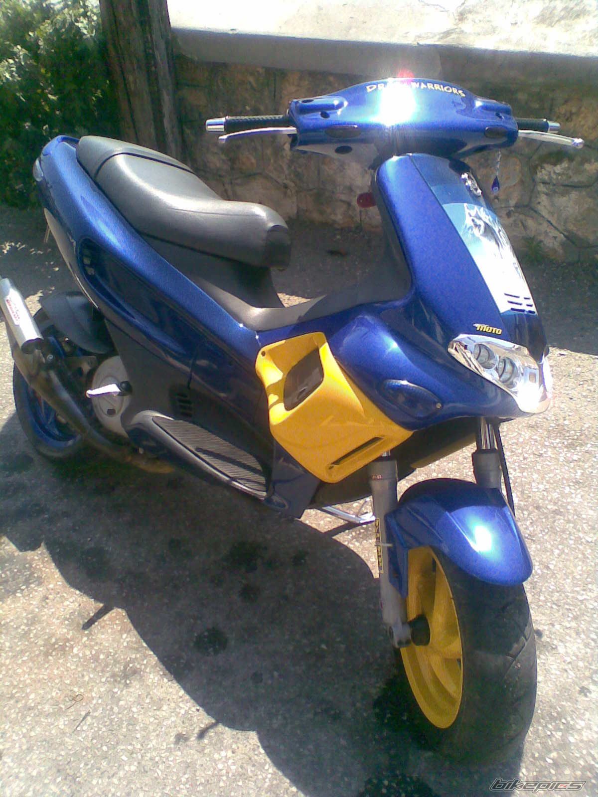 Photo 1382704
