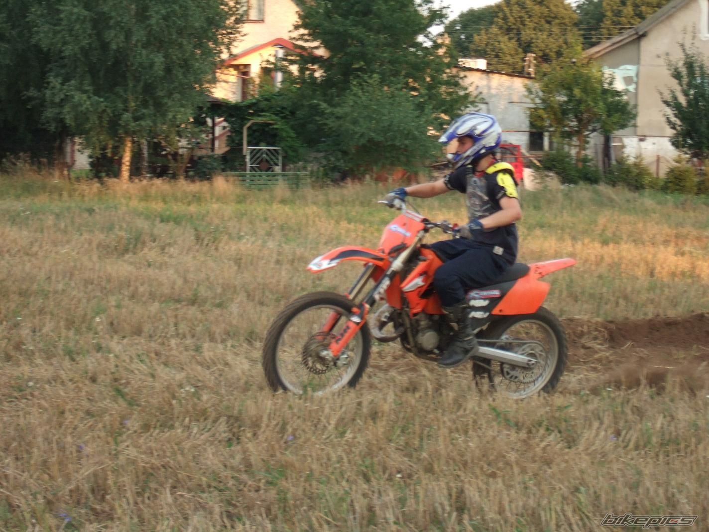 Photo 1382762