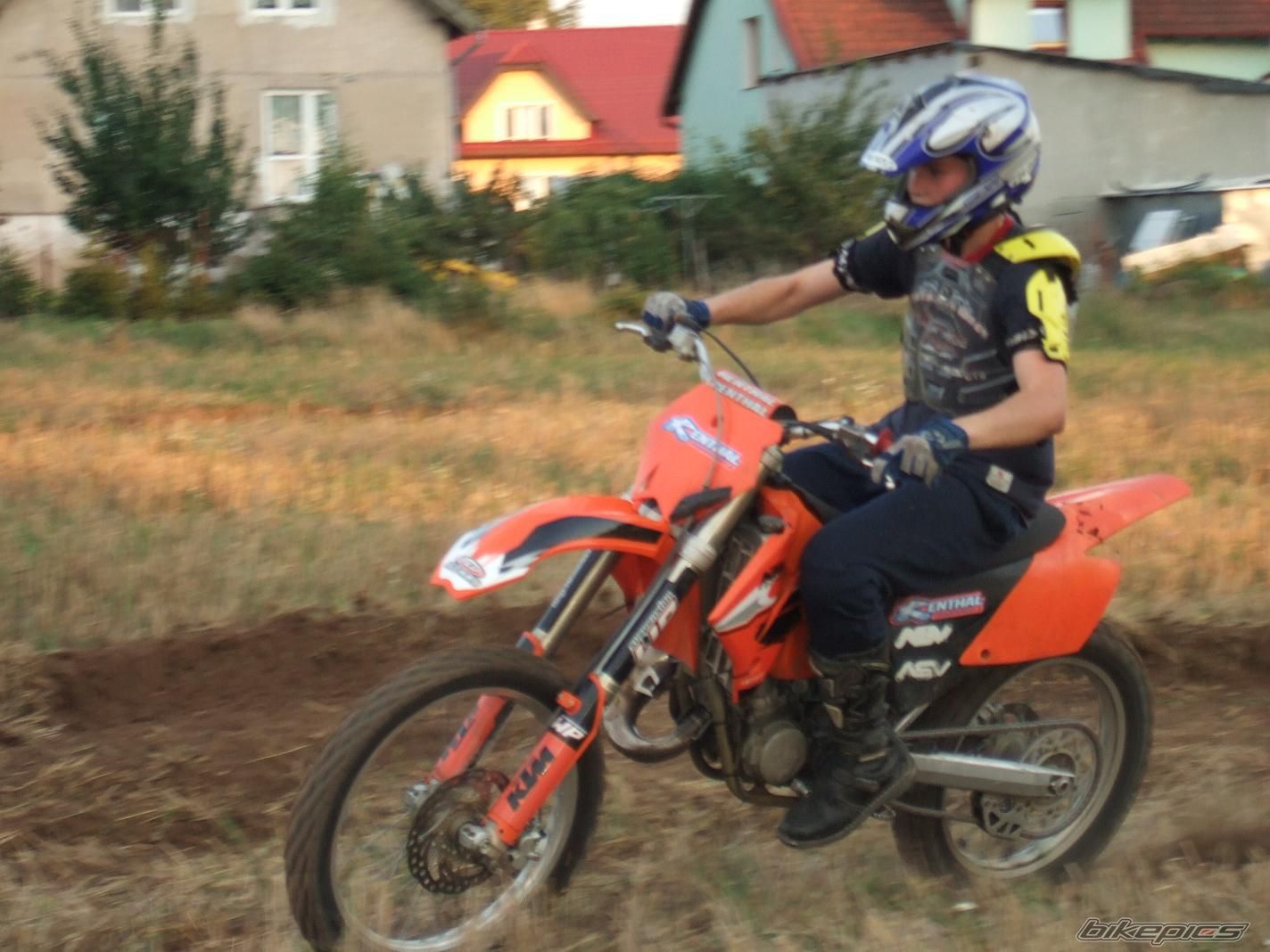Photo 1382764