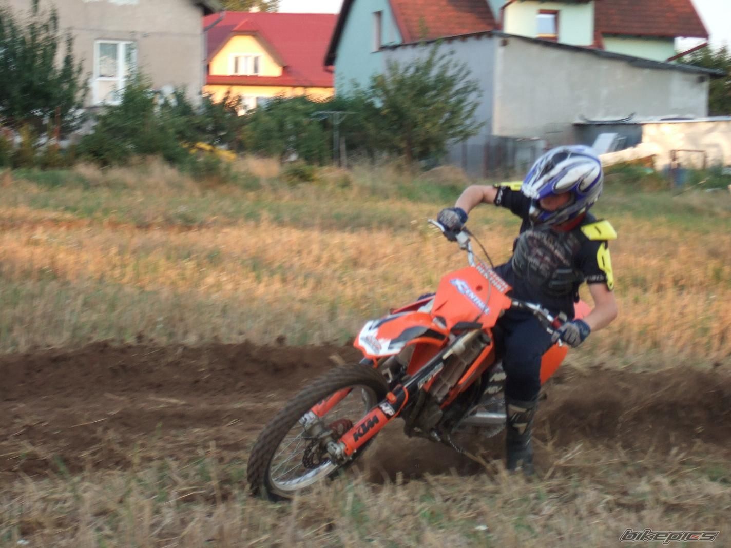 Photo 1382765