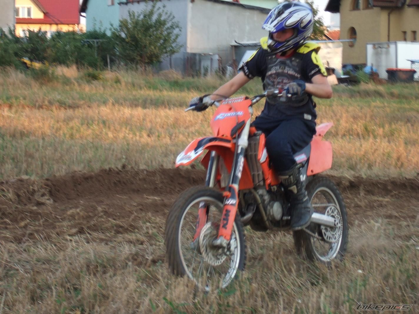 Photo 1382767
