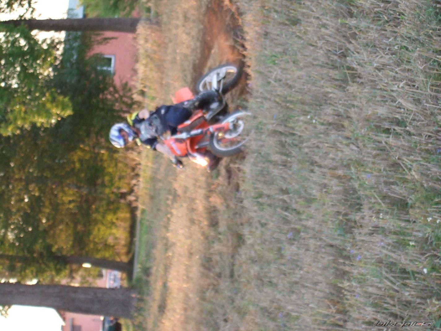 Photo 1382768