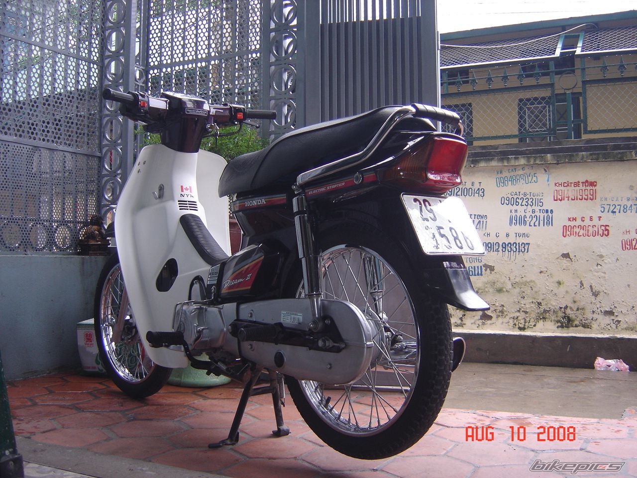 Photo 1382773