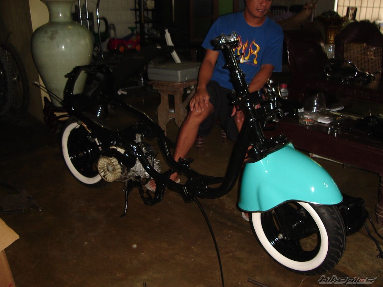 Photo 1382785