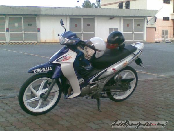 Photo 1382841