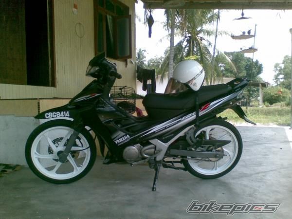 Photo 1382843