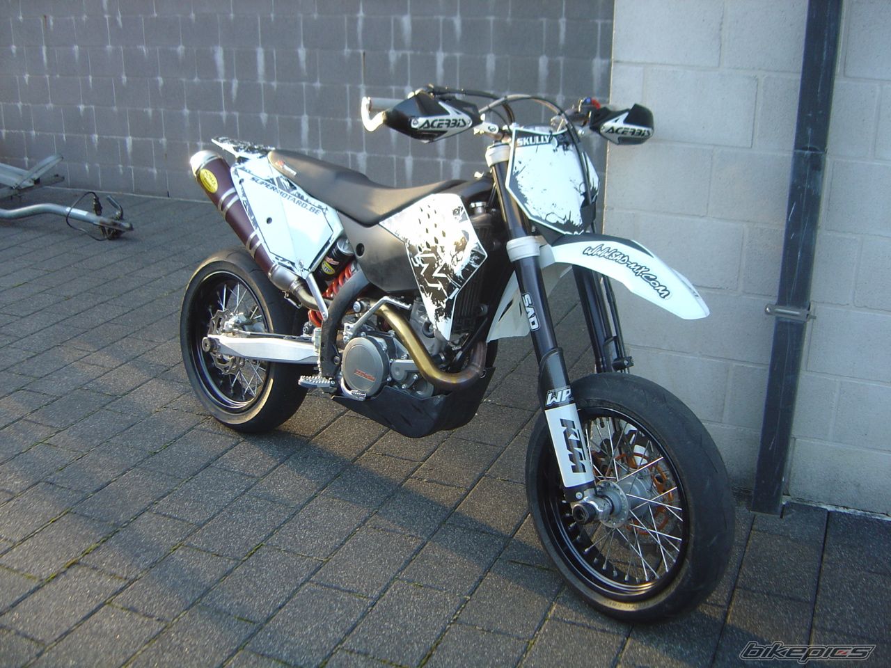 Photo 1382939