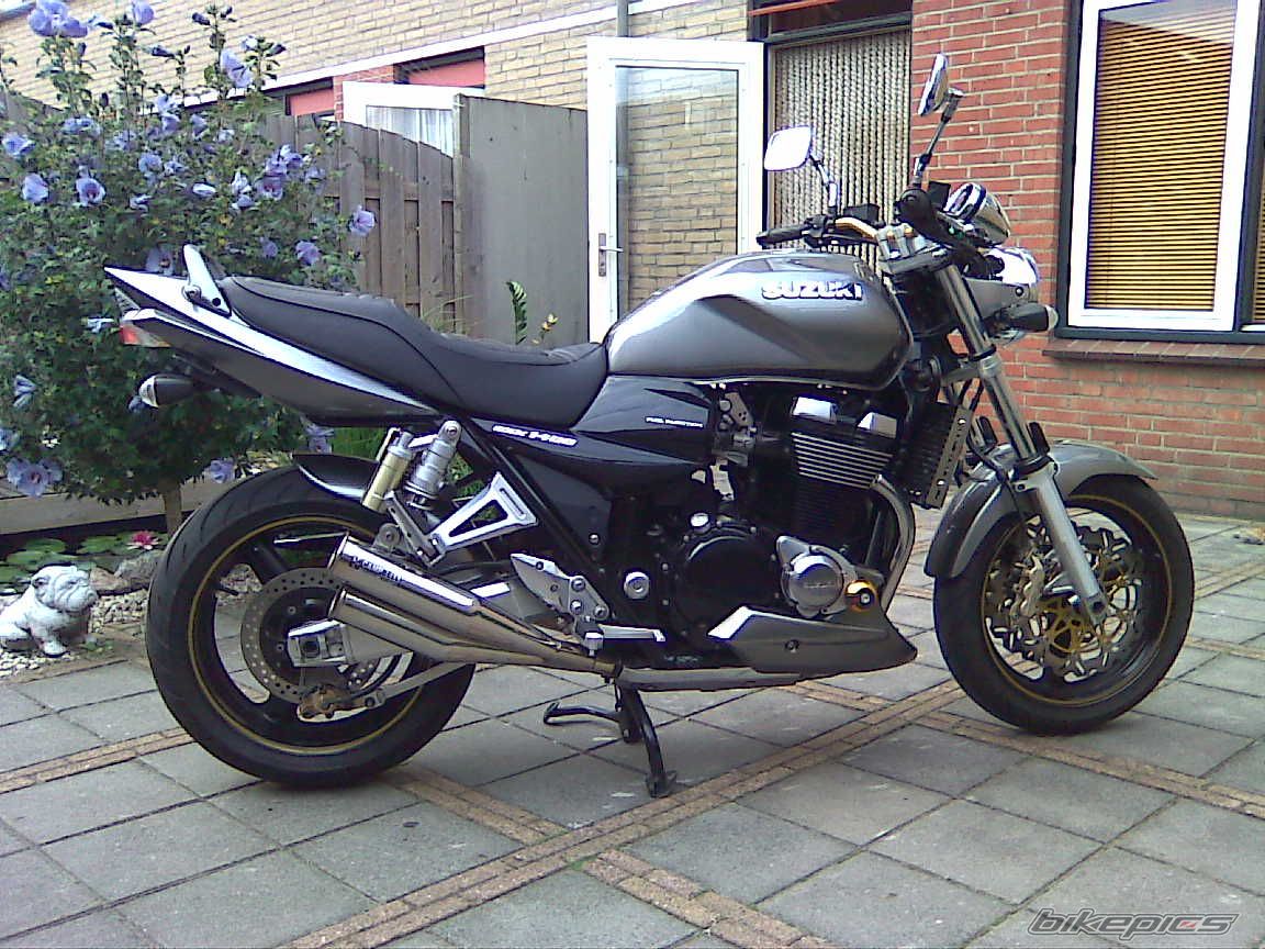 Photo 1382944