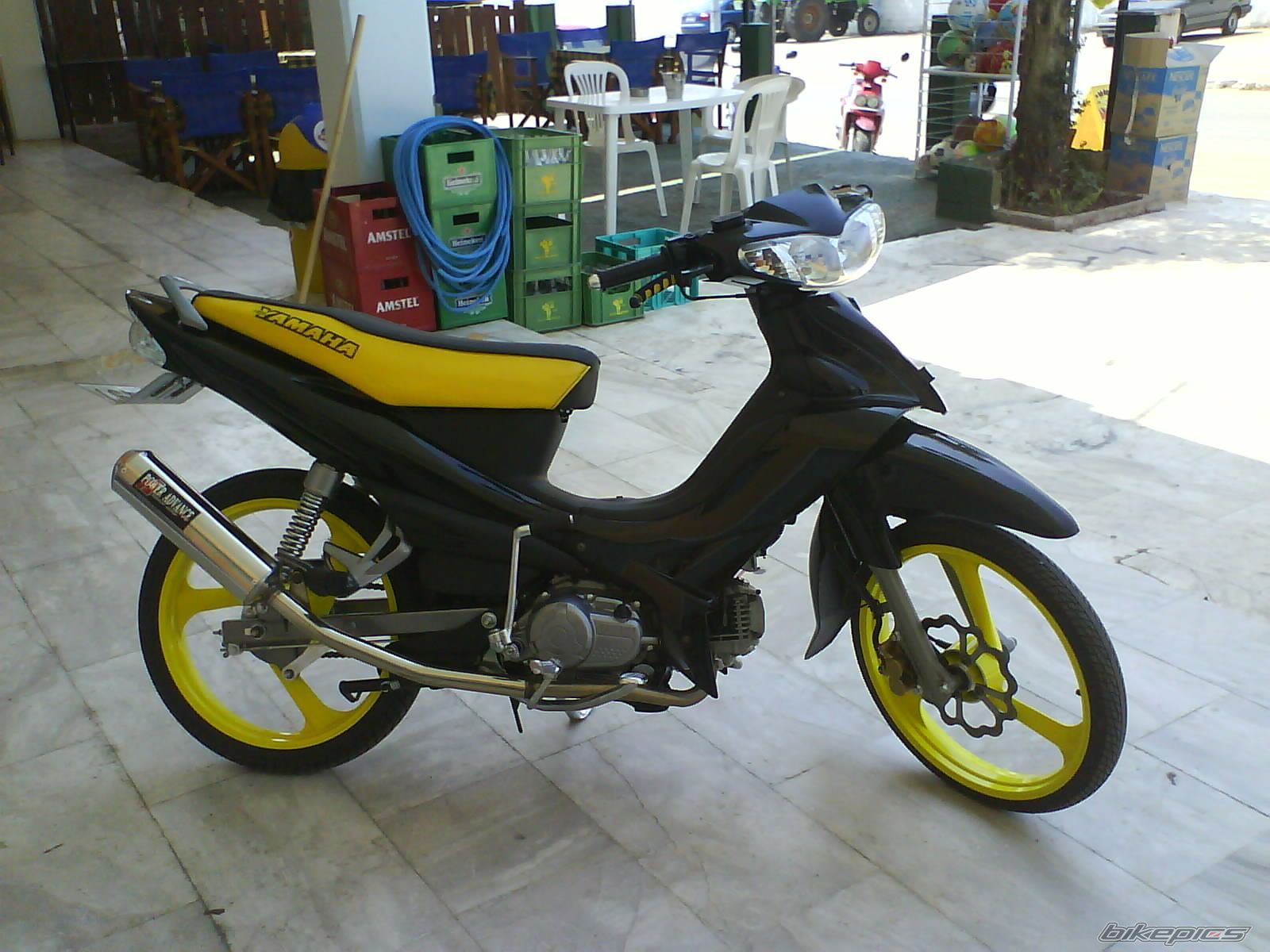 Photo 1382952