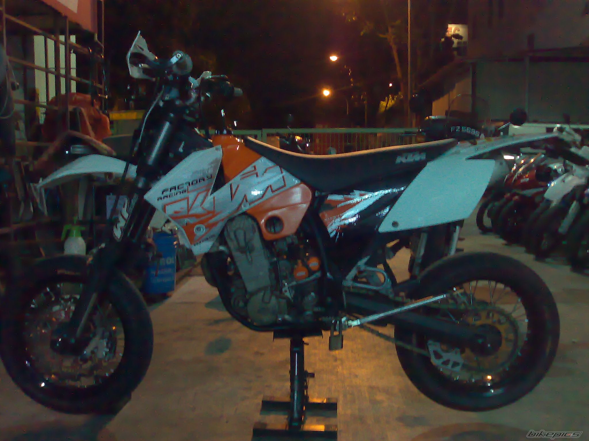 Photo 1382999