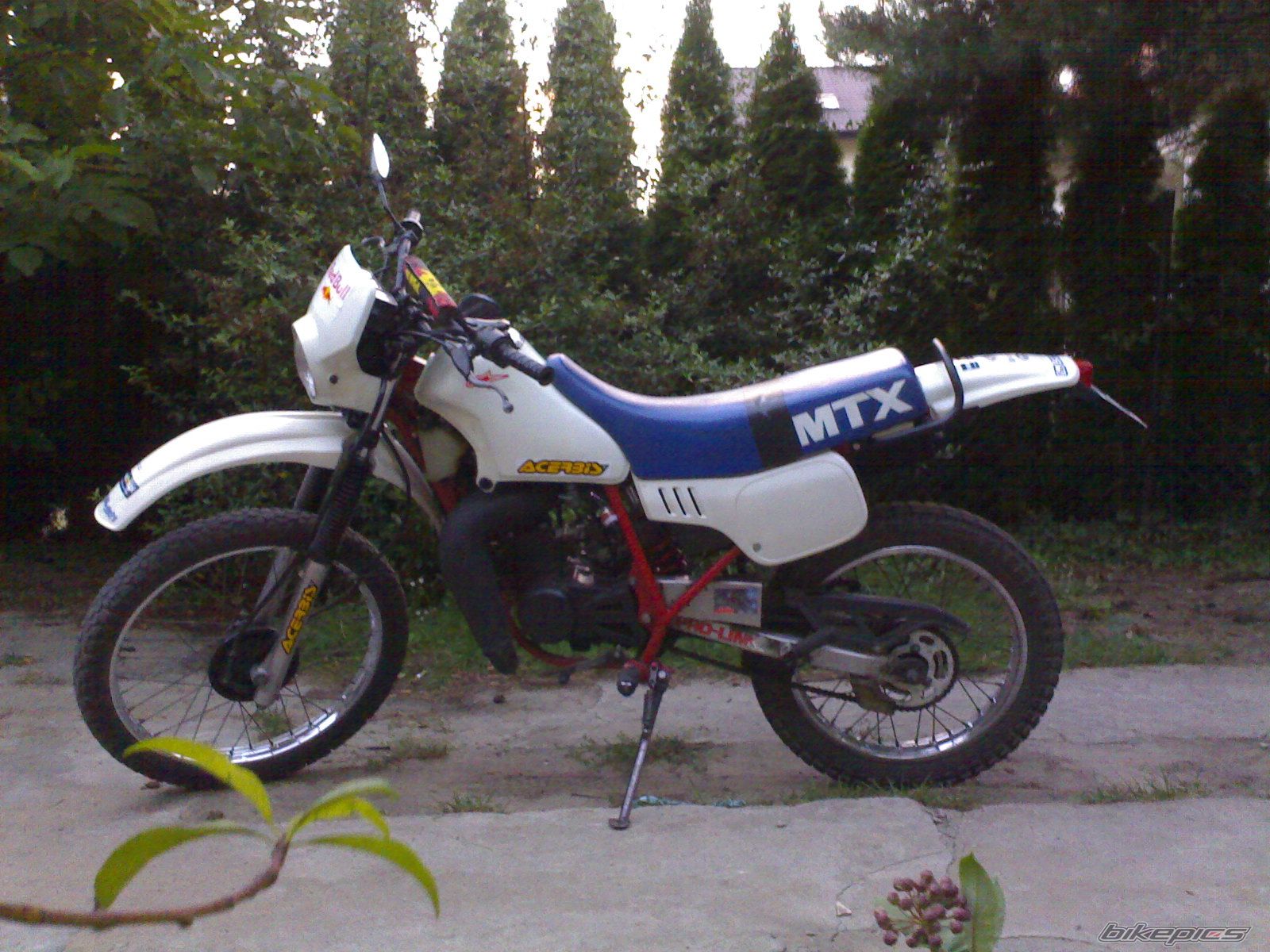 Photo 1383155
