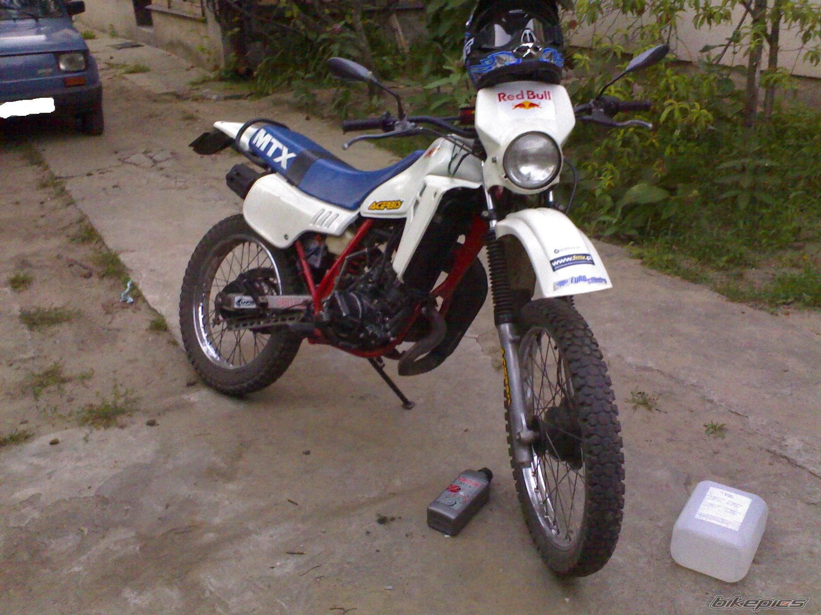 Photo 1383190