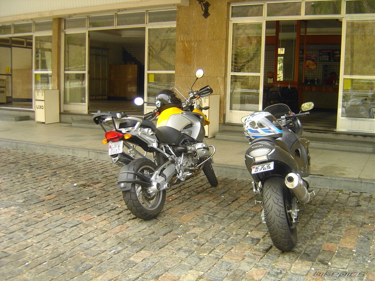 Photo 1383409