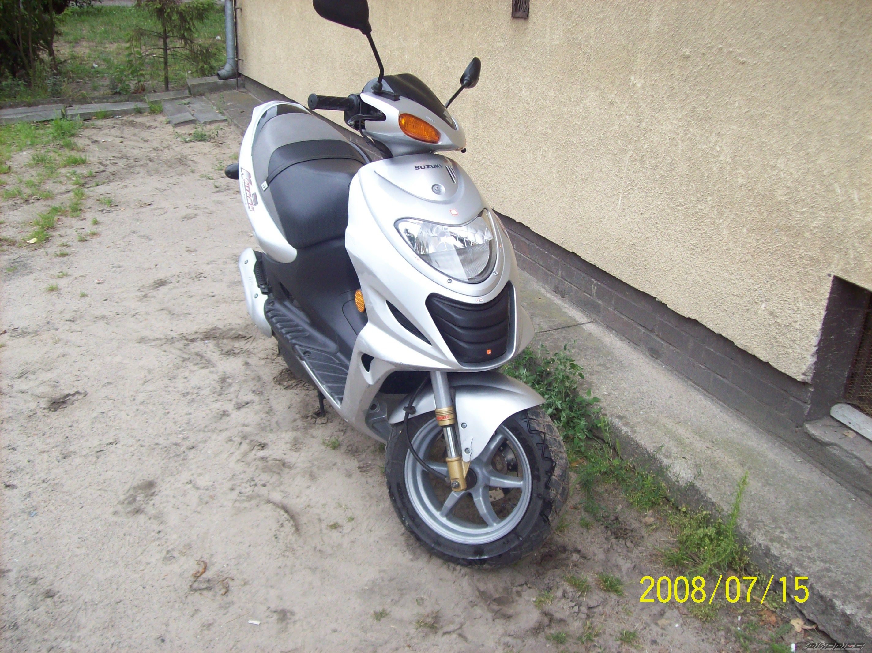 Photo 1383624