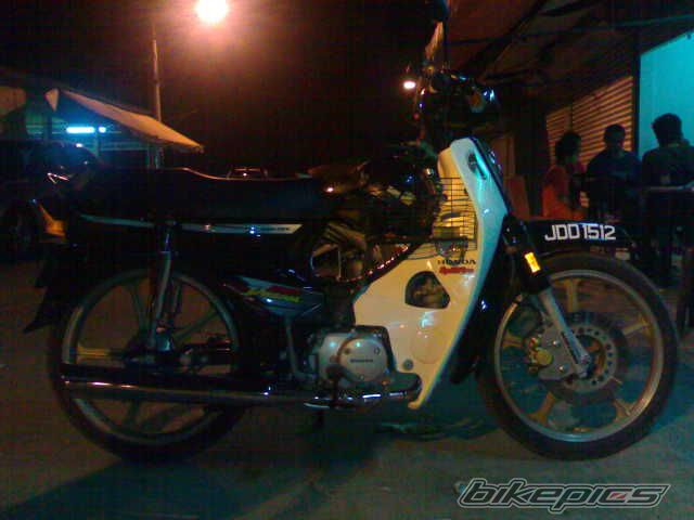 Photo 1383665