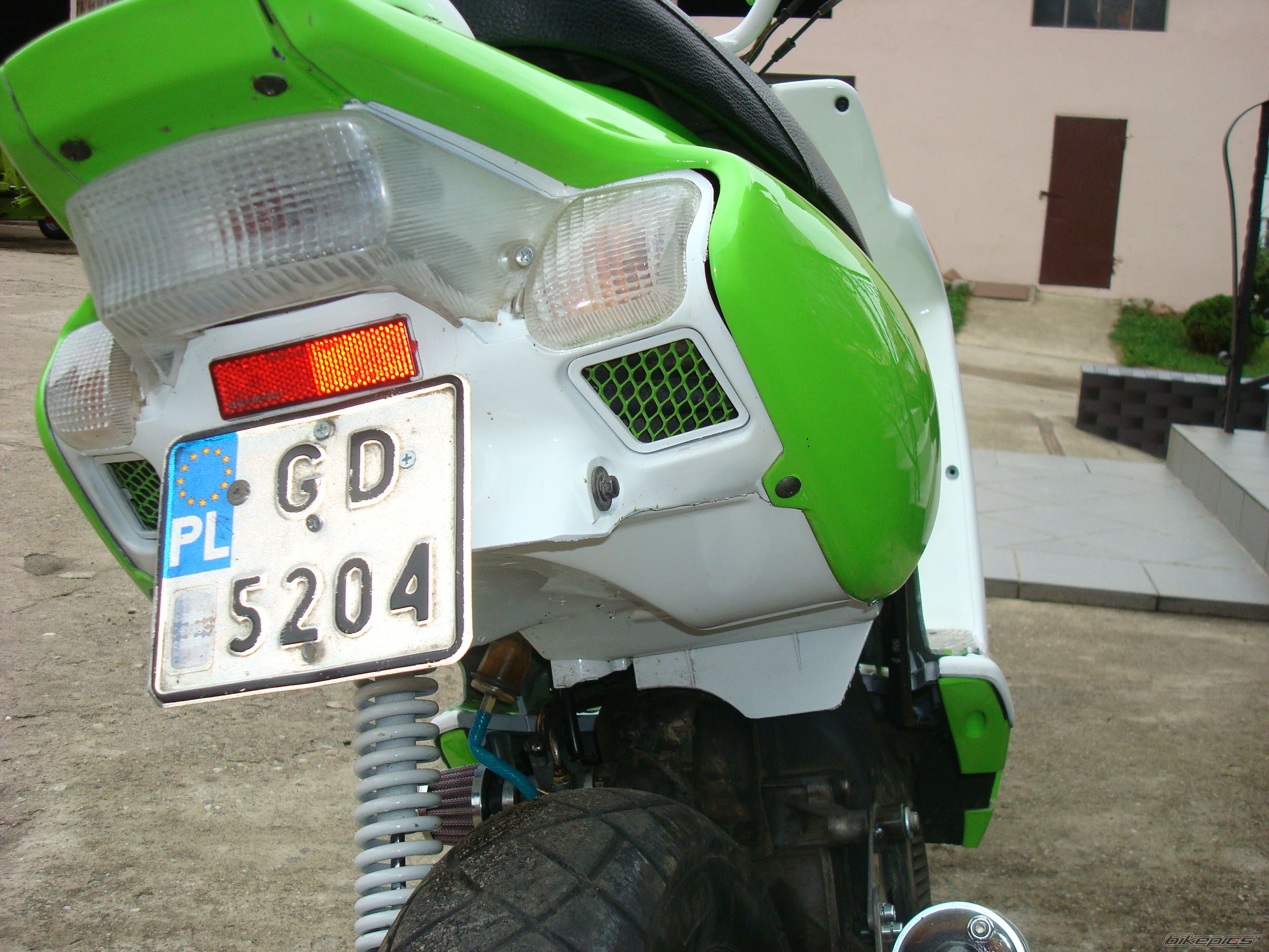 Photo 1383689