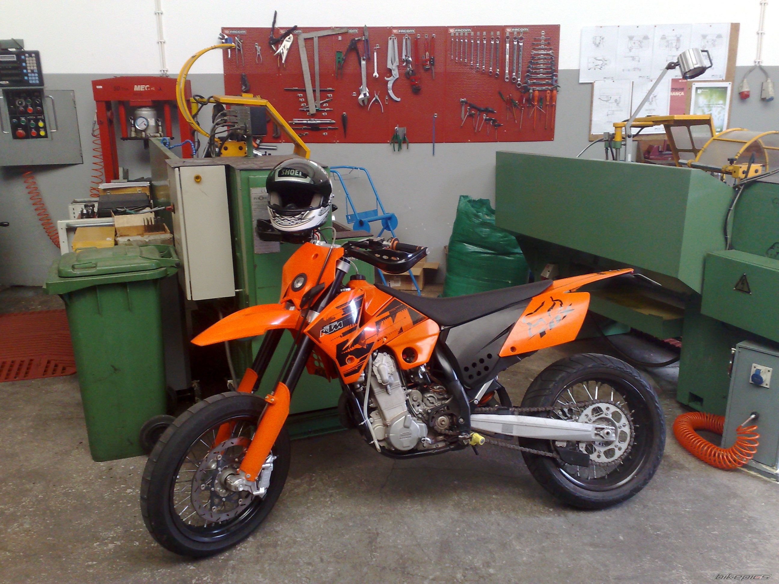 Photo 1383798