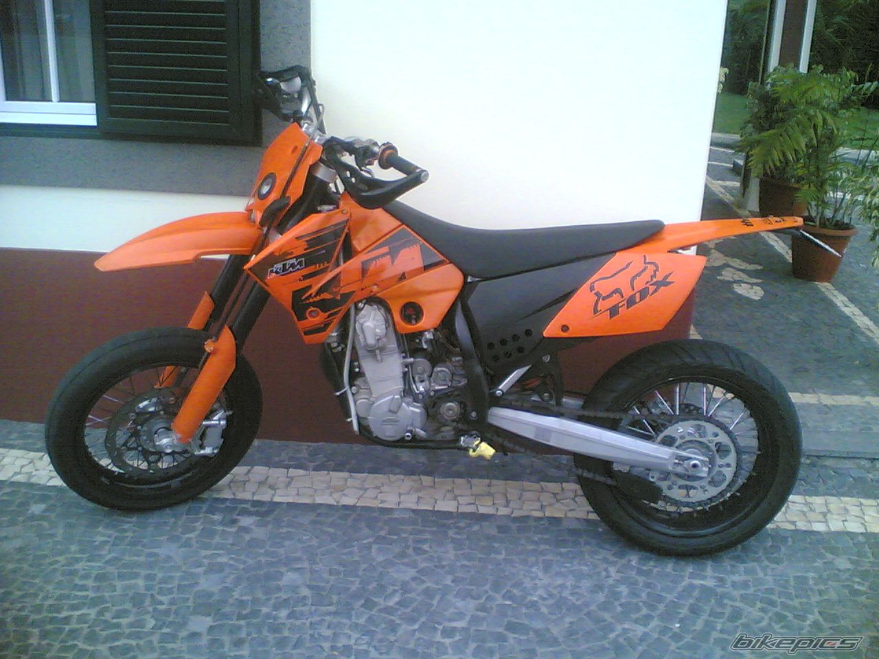 Photo 1383801