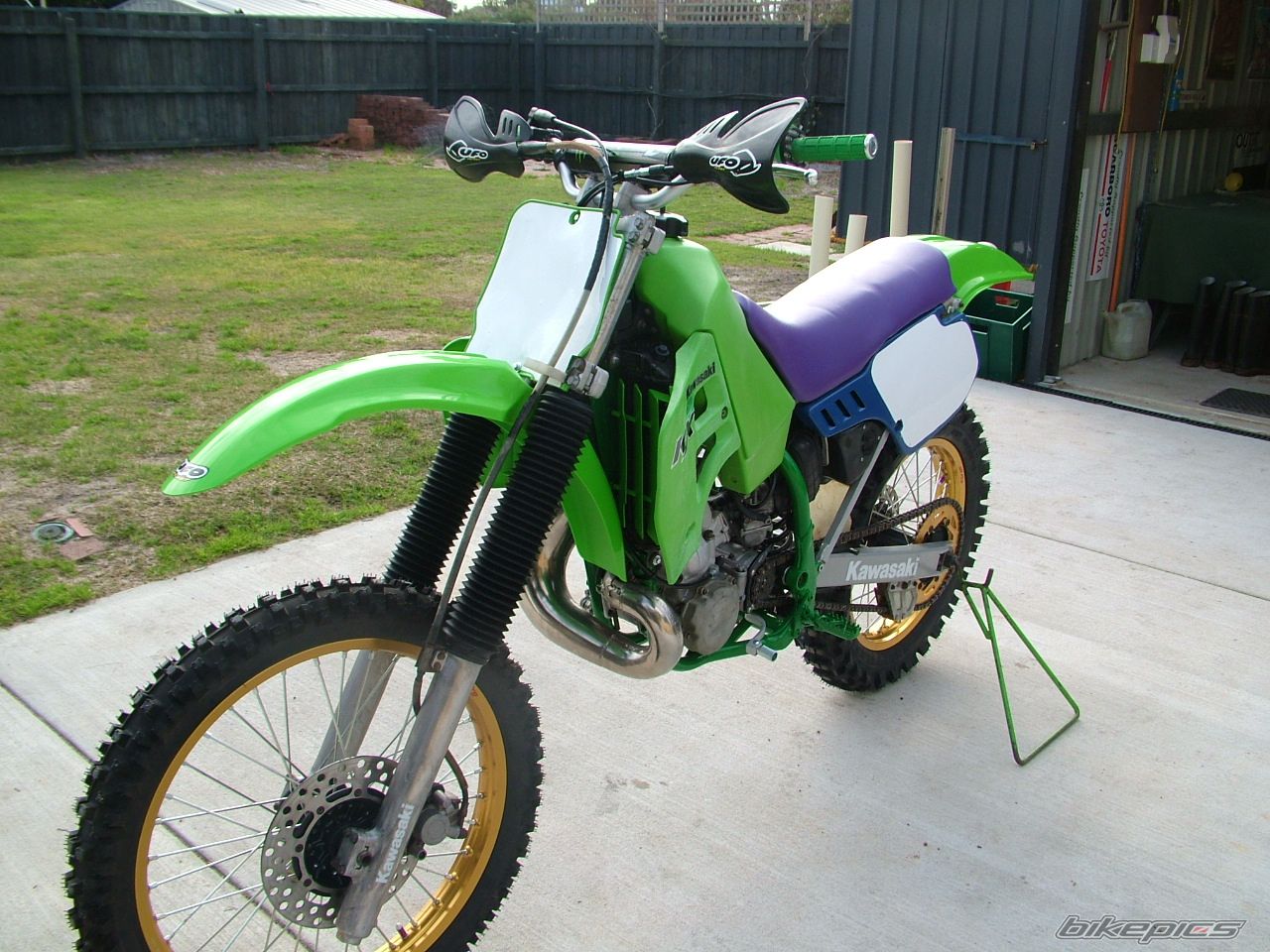 Photo 1383831