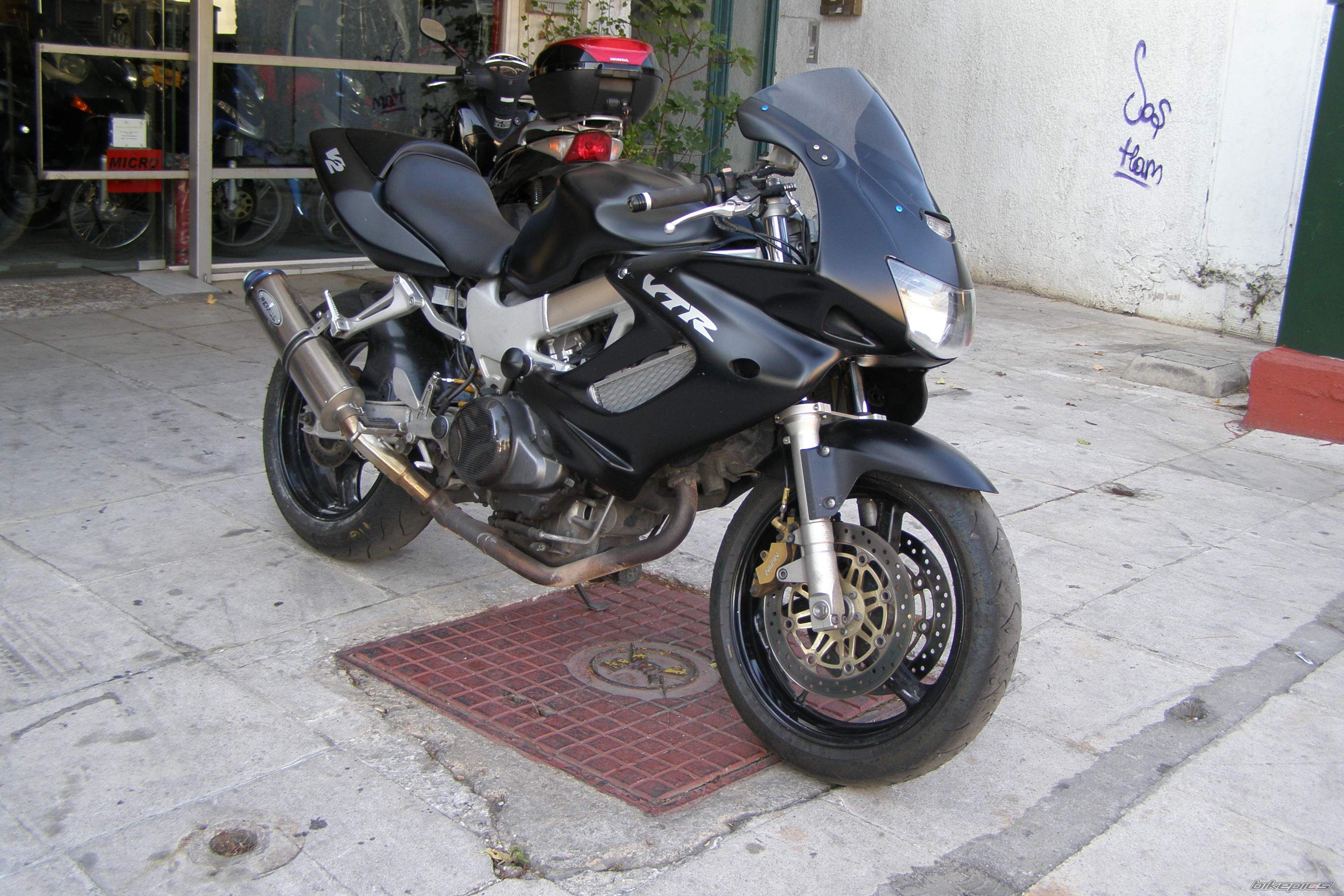 Photo 1383855