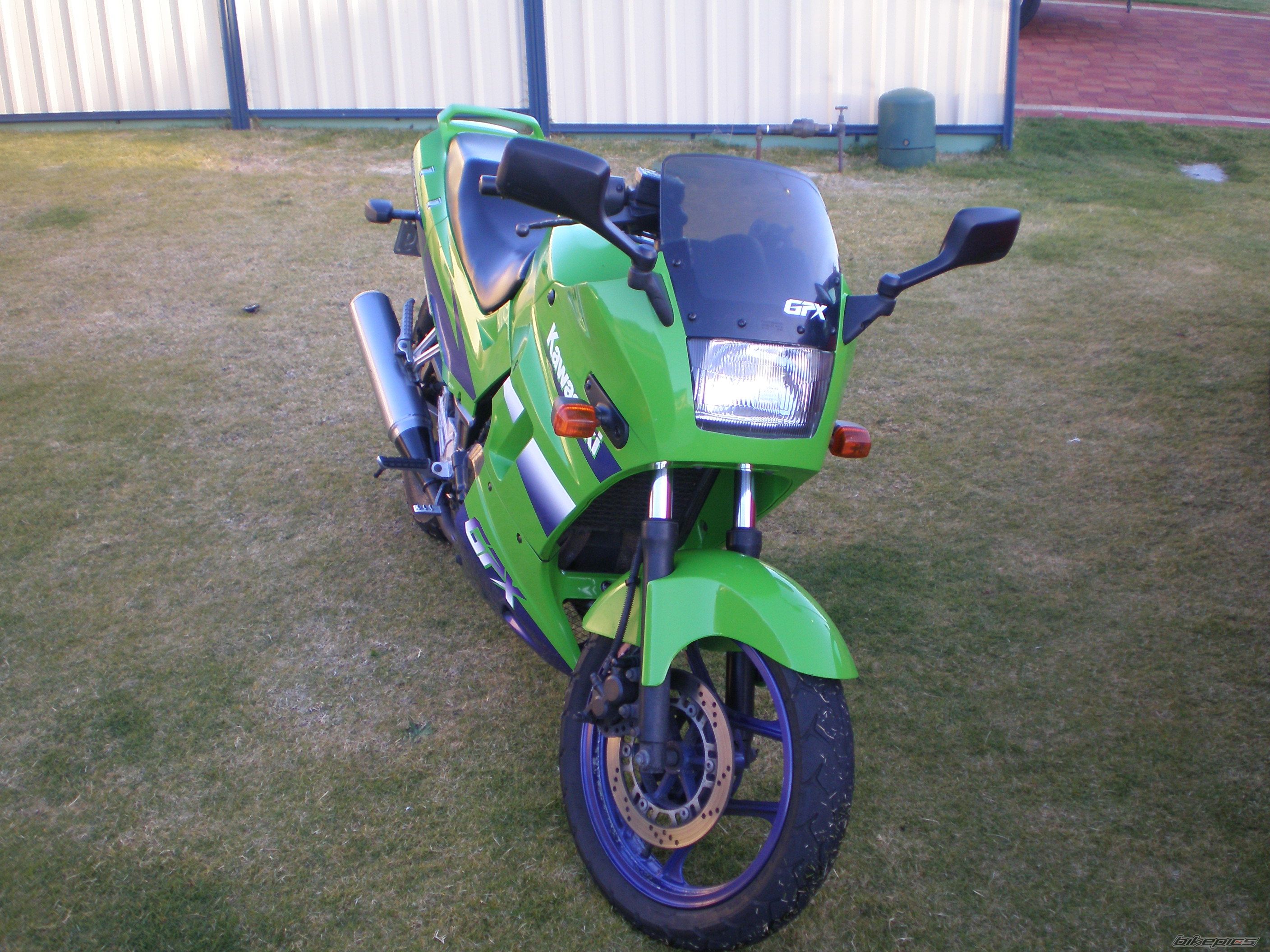 Photo 1383856