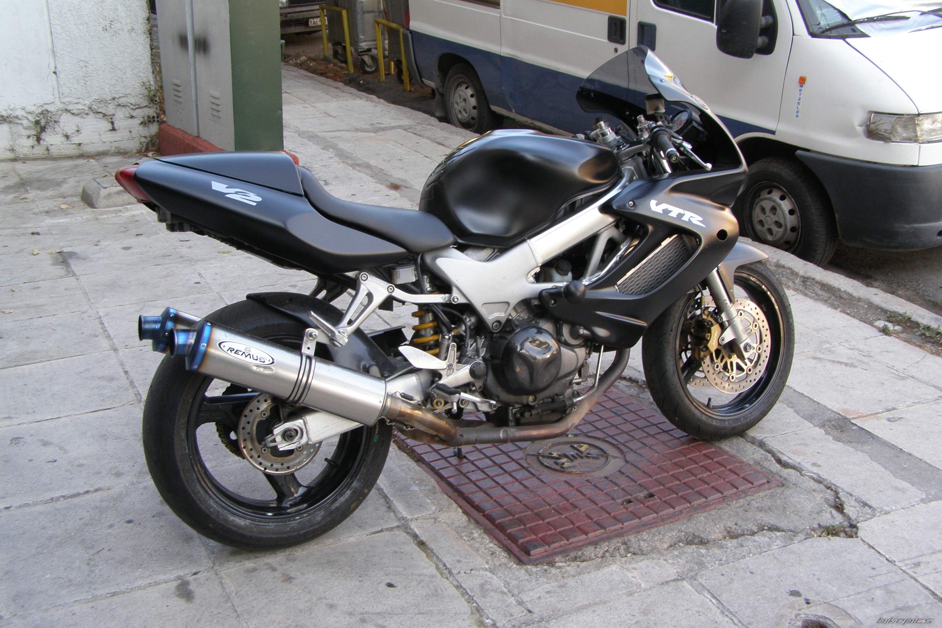Photo 1383860