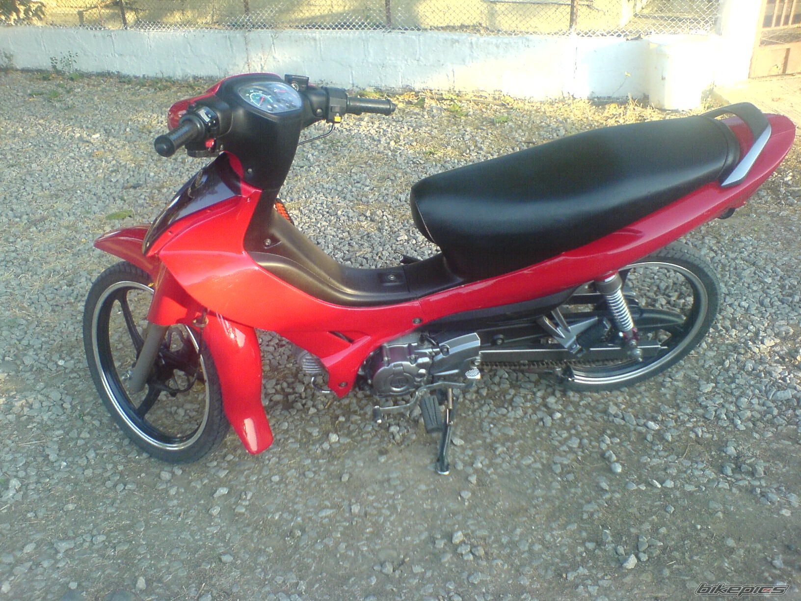 Photo 1383872