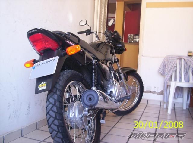 Photo 1383918