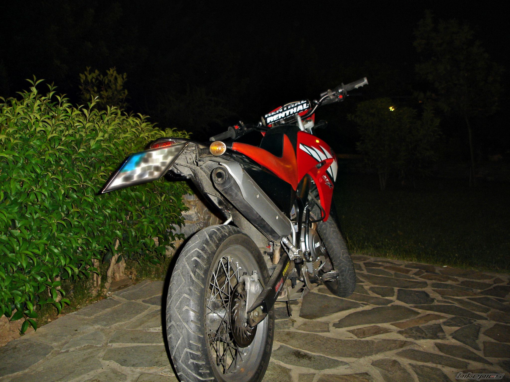 Photo 1383933