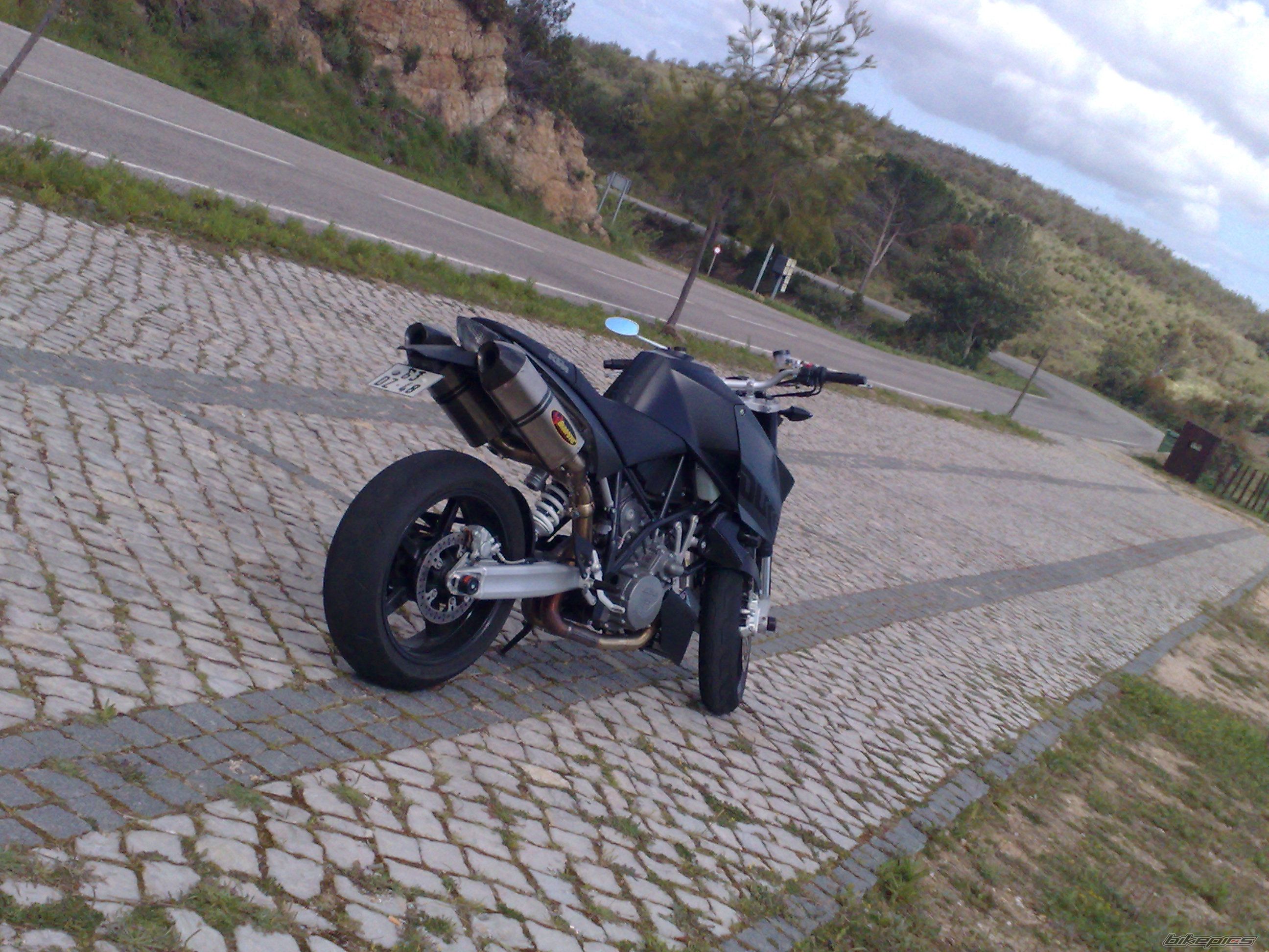 Photo 1384046