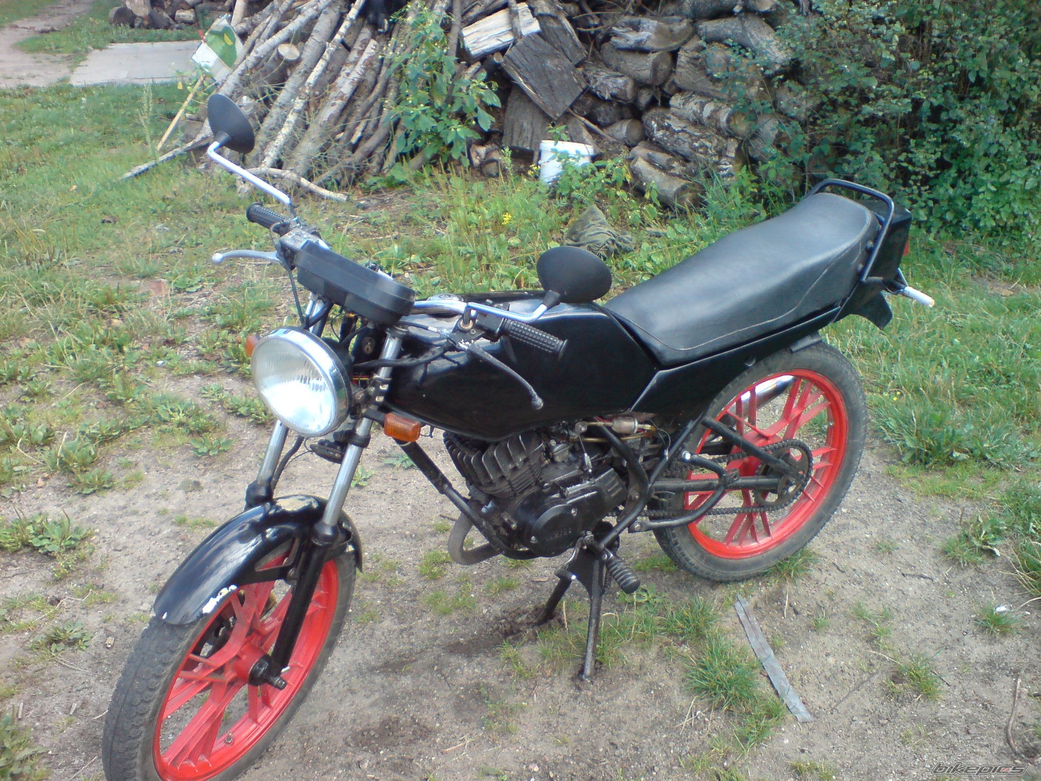 Photo 1384047