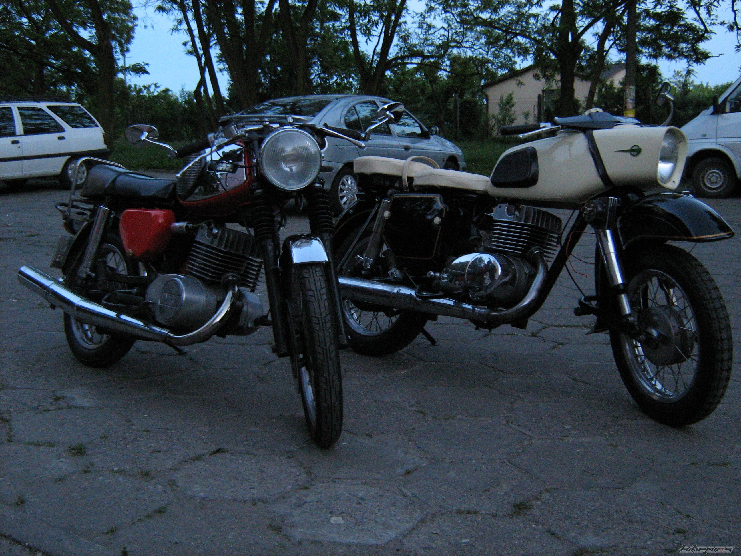 Photo 1384068