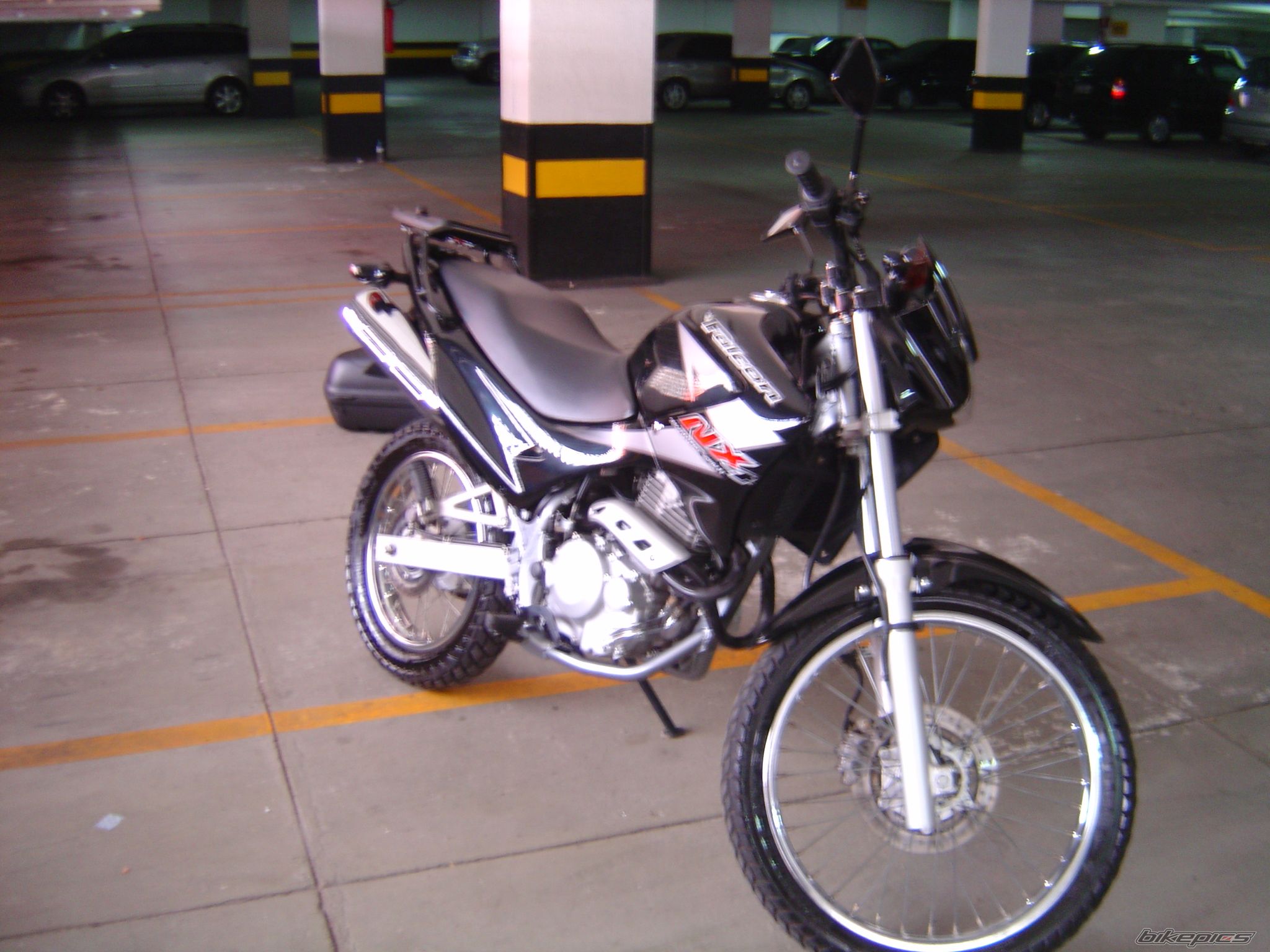 Photo 1384152